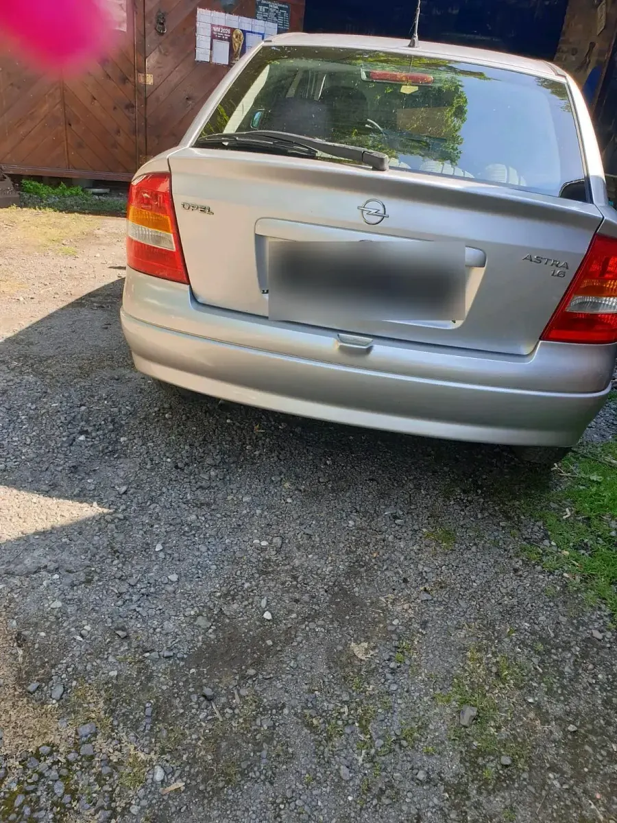 Gebraucht Opel Astra 101 PS (74 kW) 1999 Silber Limousine