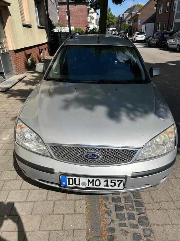 Silber Gebraucht 2004 Ford Mondeo Trend Limousine | 650 € (Superpreis) - Bild 1/4