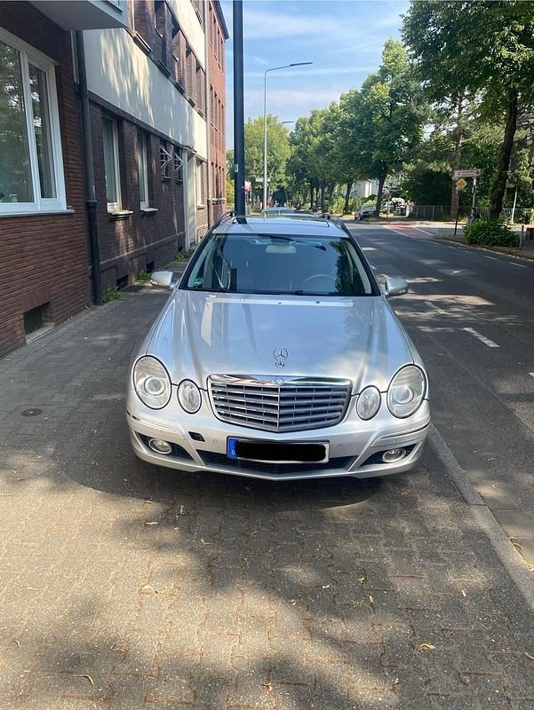 Silber Gebraucht 2007 Mercedes 350 Sport Kombi | 5.500 € - Bild 1/4