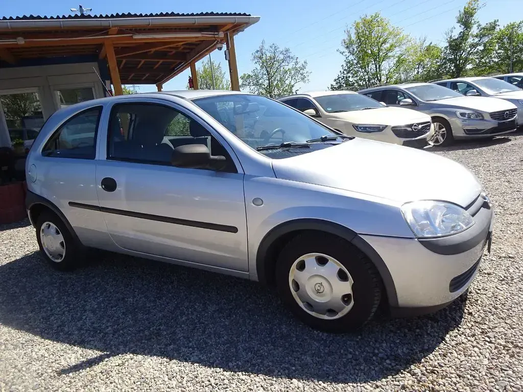 Usata Opel Corsa 58 CV (42 kW) 2000 Grigio Berlina