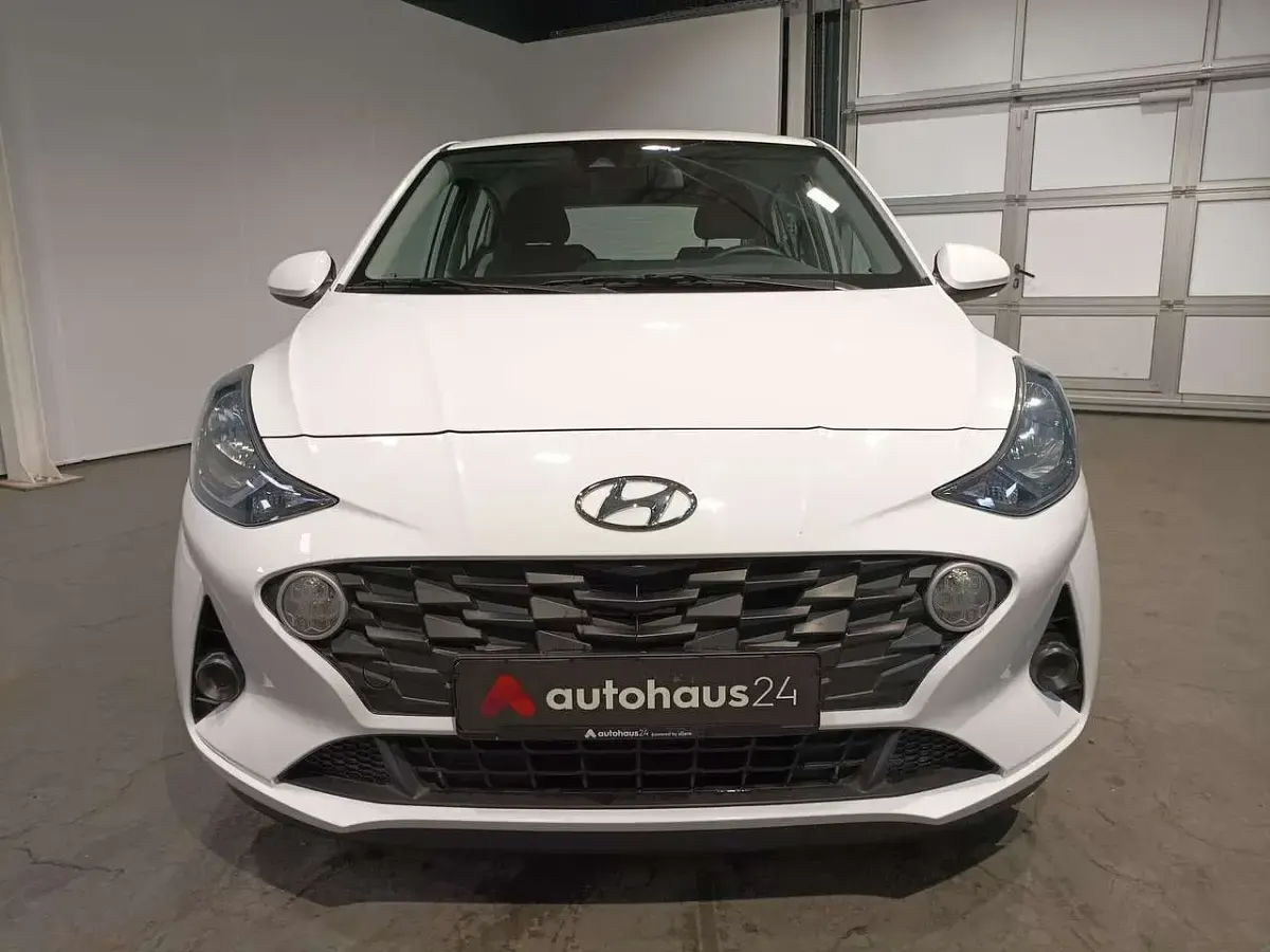 Gebraucht Hyundai i10 Select 67 PS (49 kW) 2022 Weiß Kleinwagen