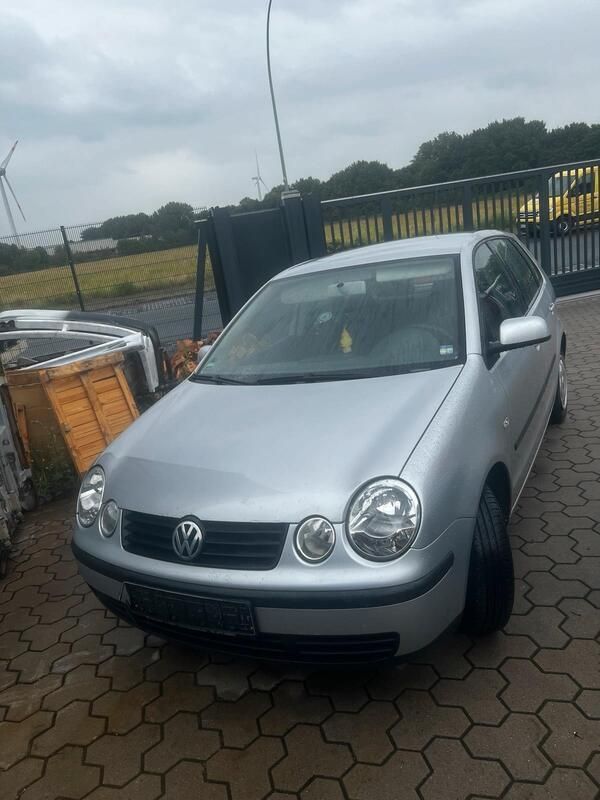 Silber Gebraucht 2004 VW Polo Kleinwagen | 650 € - Bild 1/4