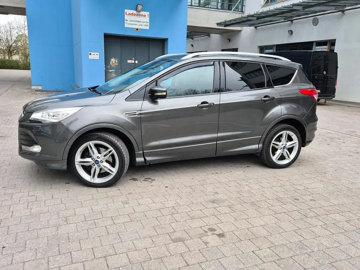 Gebraucht Ford Kuga 150 PS (110 kW) 2014 Grau SUV