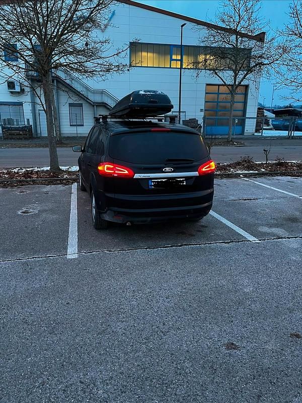 Gebraucht Ford S-MAX S 140 PS (102 kW) 2014 Schwarz Van / Kleinbus