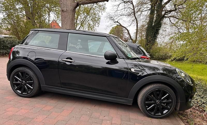 Second-hand Mini ONE 102 CP (75 kW) 2018 Negru Hatchback