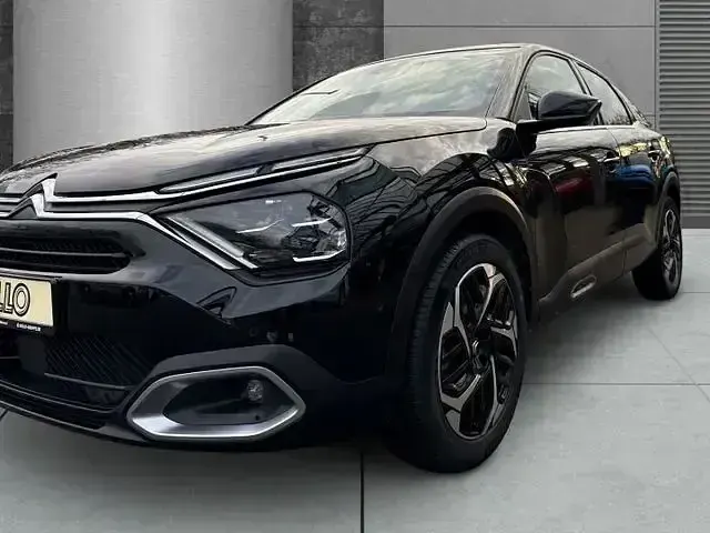 Gebraucht Citroën C4 PureTech 131 PS (96 kW) 2022 Lackierung schwarz perla nera/ Limousine