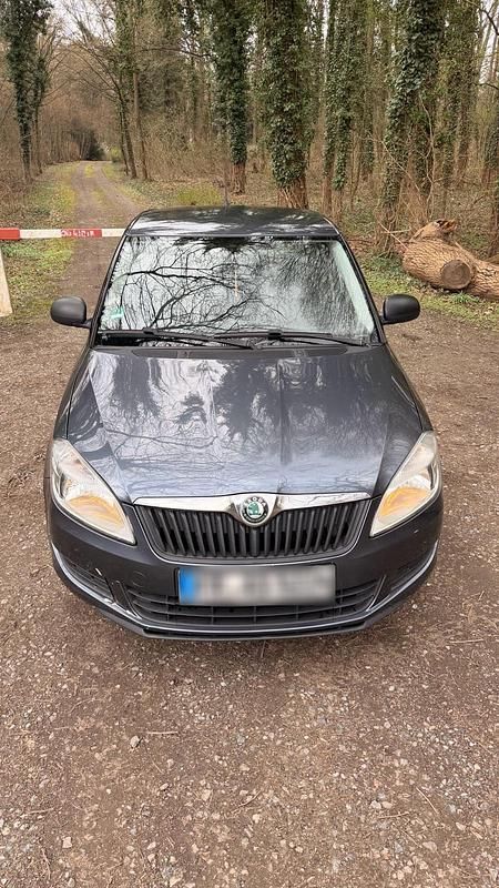 Gebraucht Skoda Fabia 70 PS (51 kW) 2012 Grau Limousine
