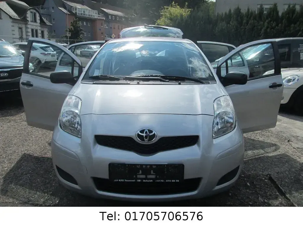 Gebraucht Toyota Yaris Cool 99 PS (72 kW) 2010 Silber Kleinwagen