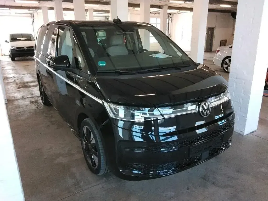 Gebraucht VW Multivan Style 150 PS (110 kW) 2025 Schwarz Van / Kleinbus