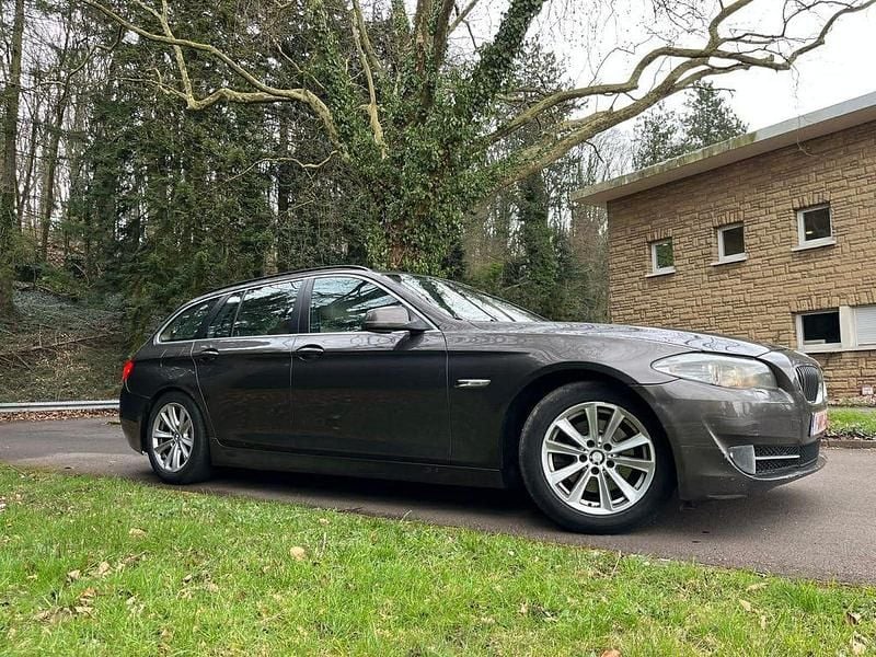Gebraucht BMW 520 184 PS (135 kW) 2011 Braun Kombi
