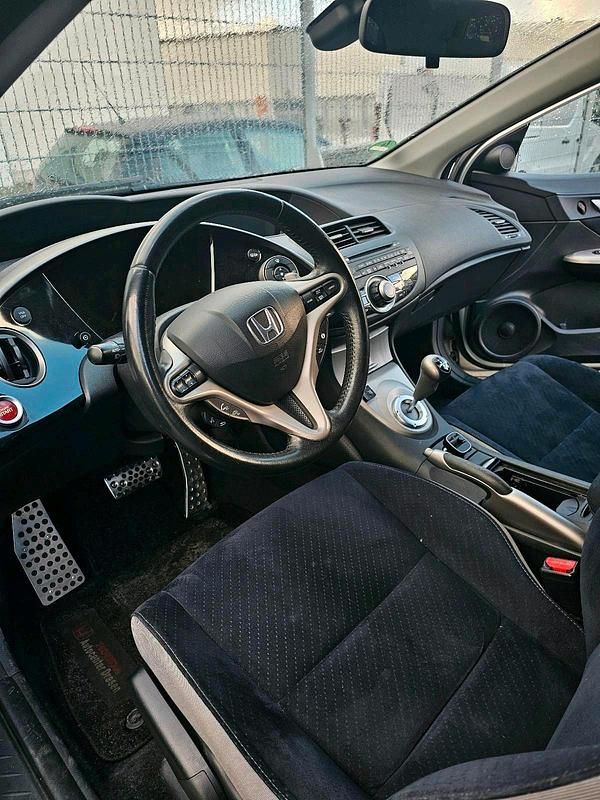 Gebraucht Honda Civic 140 PS (102 kW) 2008 Silber Limousine