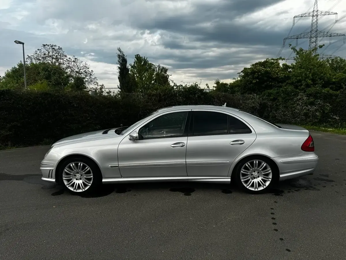 Używany Mercedes E280 AMG 190 KM (139 kW) 2007 Srebrny Sedan/Limuzyna