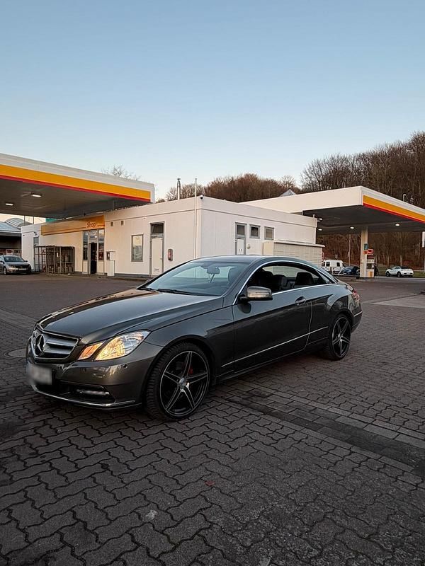 Gebraucht Mercedes E350 265 PS (194 kW) 2012 Coupé