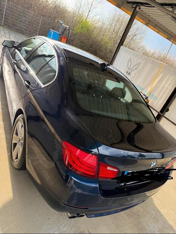 Gebraucht BMW 523 204 PS (150 kW) 2011 Blau Limousine