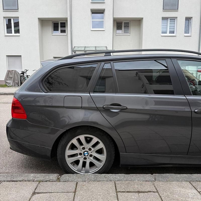 Gebraucht BMW 318 143 PS (105 kW) 2008 Grau Kombi