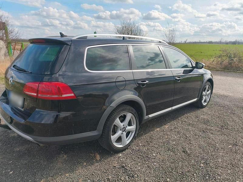 Second-hand VW Passat 176 CP (129 kW) 2013 Negru Break