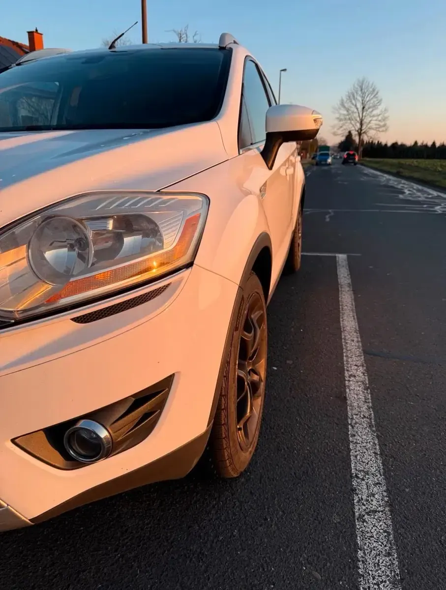 Gebraucht Ford Kuga 136 PS (100 kW) 2009 Weiß SUV