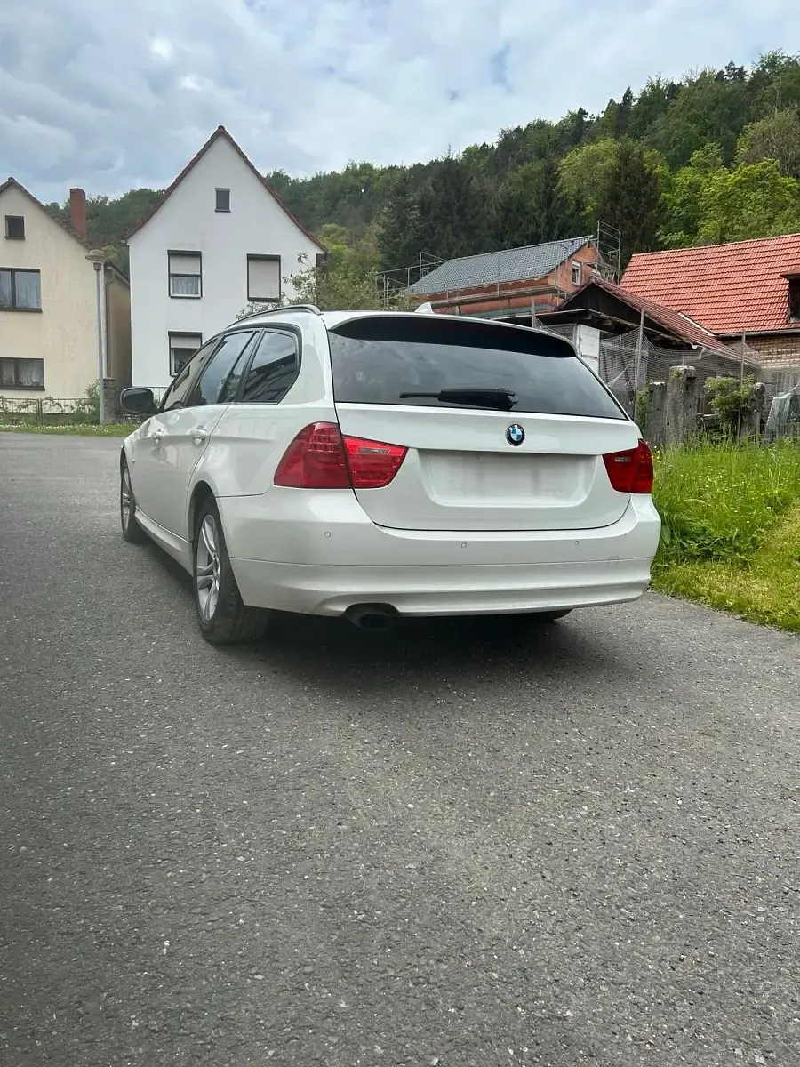 Gebraucht BMW 320 163 PS (119 kW) 2012 Kombi