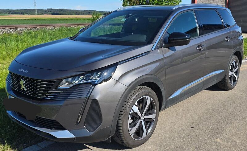 Grau Gebraucht 2024 Peugeot 5008 Allure Van / Kleinbus | 28.000 € - Bild 1/4