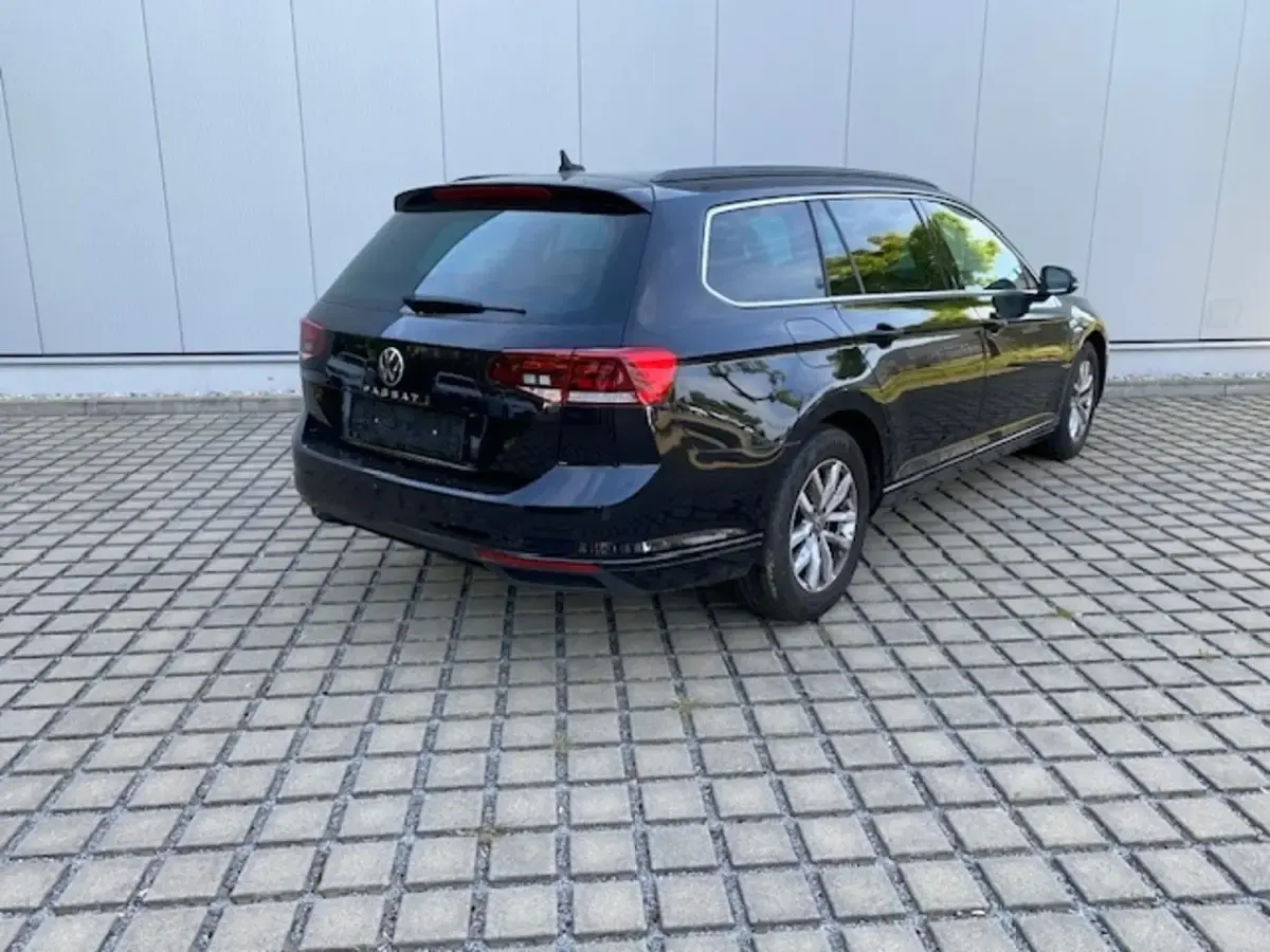 Gebraucht VW Passat Business 150 PS (110 kW) 2023 Kombi