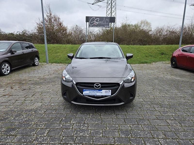 Gebraucht Mazda 2 Center-Line 90 PS (66 kW) 2015 Silber Limousine