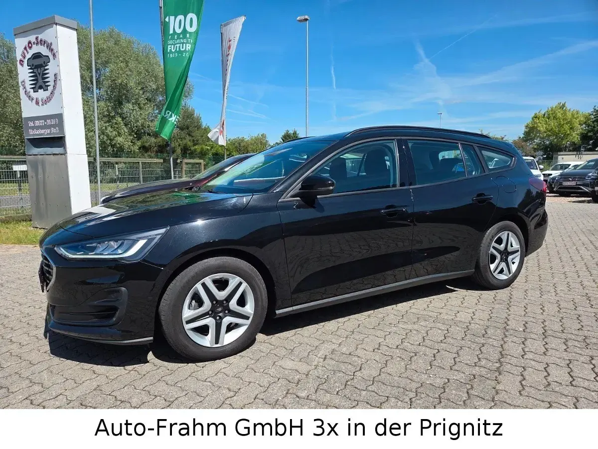 Używany Ford Focus Cool & Connect 135 KM (99 kW) 2022 Czarny Kombi
