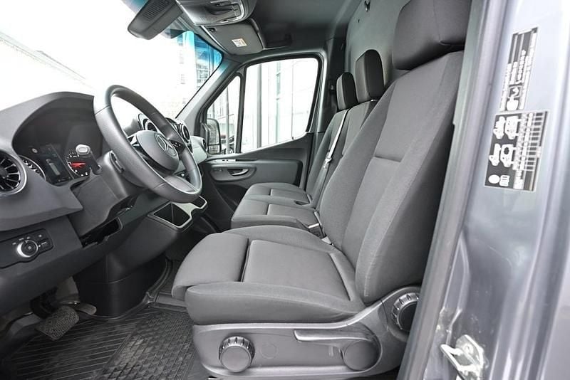 Gebraucht Mercedes Sprinter 190 PS (139 kW) 2024 Selenitgrau metallic Van
