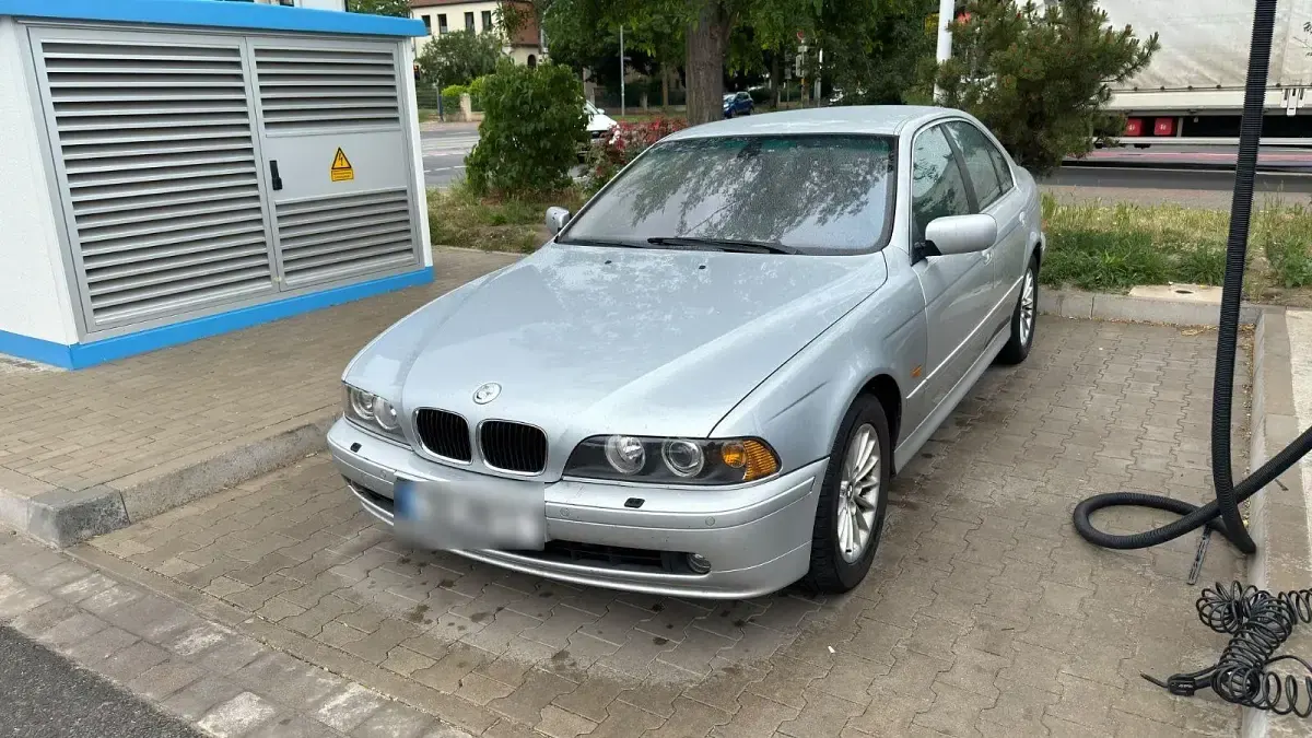 Gebraucht BMW 530 193 PS (141 kW) 2003 Silber Limousine