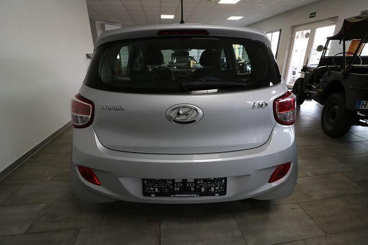 Gebraucht Hyundai i10 Classic 67 PS (49 kW) 2015 Silber Kleinwagen