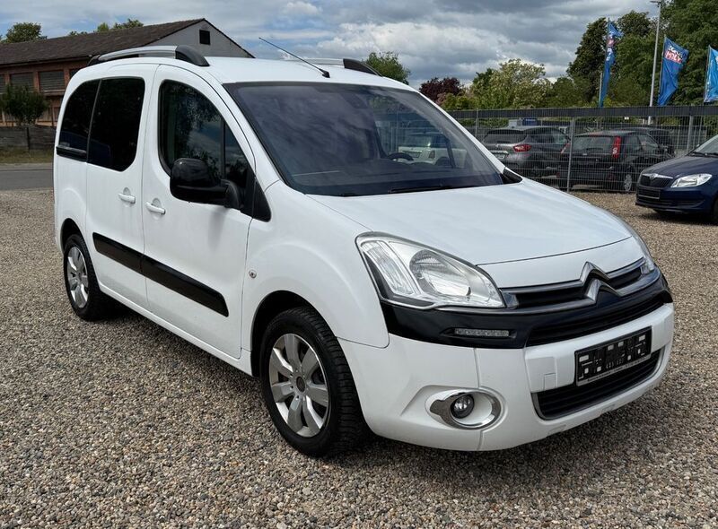 Weiß Gebraucht 2013 Citroën Berlingo Van / Kleinbus | 7.990 € (Fairer Preis) - Bild 1/4