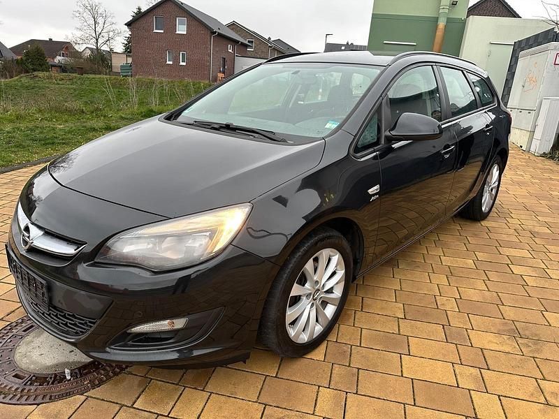 Second-hand Opel Astra 131 CP (96 kW) 2013 Negru Break