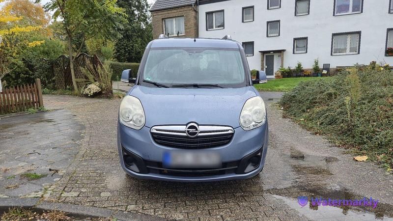 Blau Gebraucht 2013 Opel Combo Life Van / Kleinbus | 6.999 € (Guter Preis) - Bild 1/4