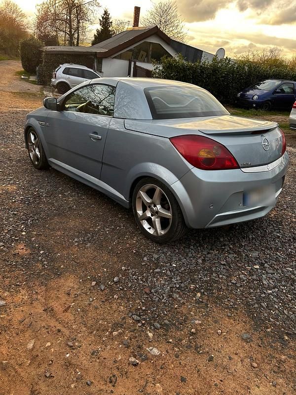 Gebraucht Opel Tigra 125 PS (91 kW) 2006 Blau Cabrio