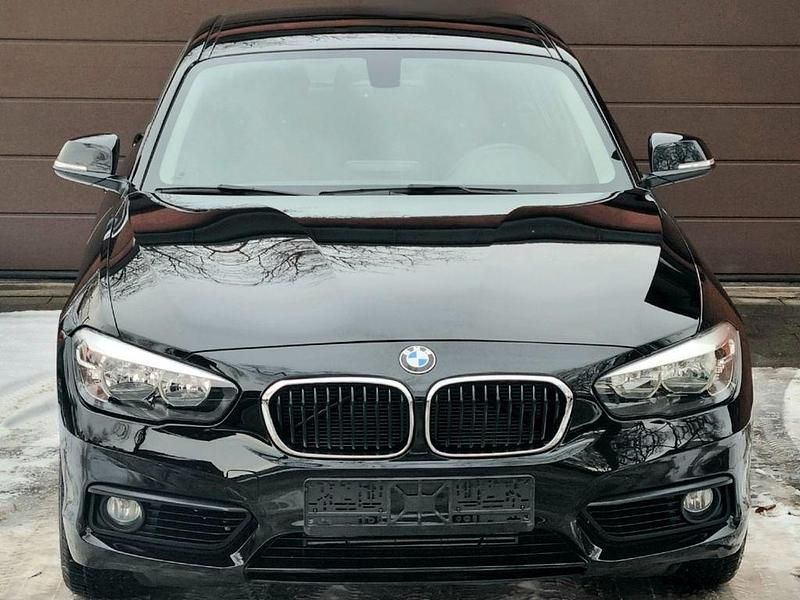 Schwarz Gebraucht 2018 BMW 120 Advantage Kleinwagen | 15.499 € (Guter Preis) - Bild 1/4