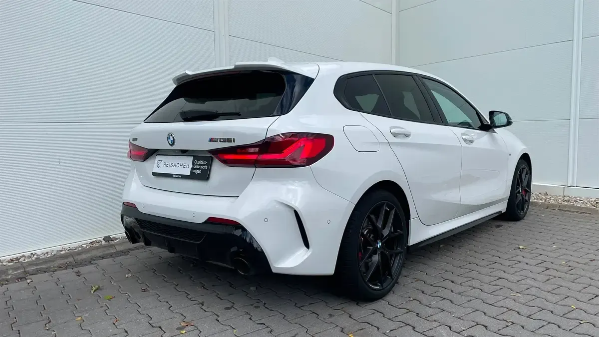 Gebraucht BMW M135 Efficient Dynamics 306 PS (225 kW) 2022 Alpinweiß uni Kleinwagen