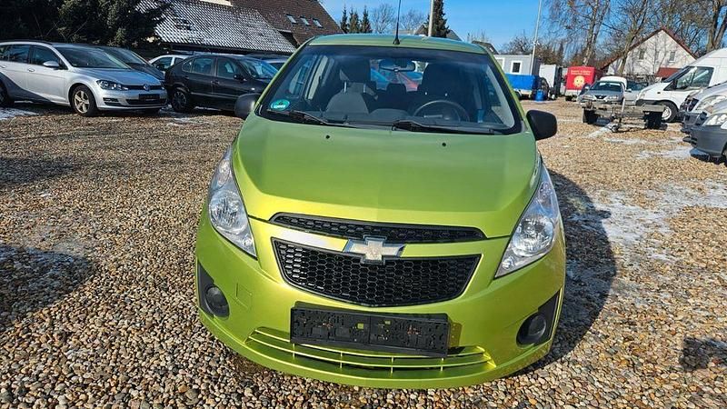 Second-hand Chevrolet Spark 68 CP (50 kW) 2011 Verde Hatchback