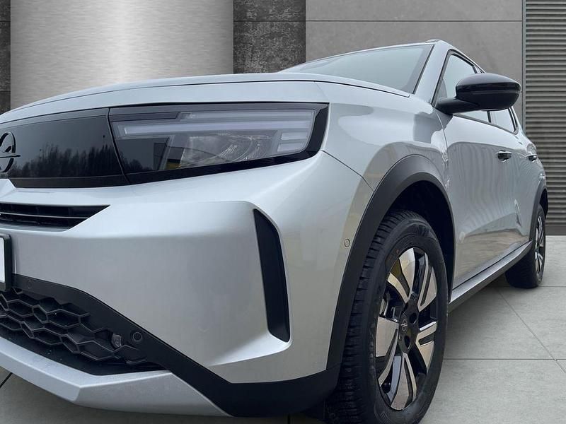 Neu Opel Frontera 145 PS (106 kW) 2026 Kristall silber SUV