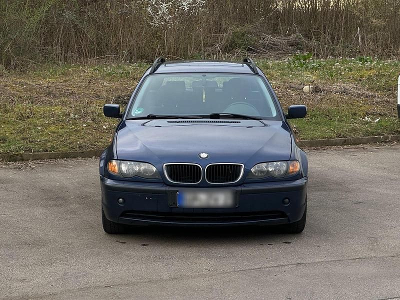 Blau Gebraucht 2004 BMW 320 Kombi | 3.500 € (Fairer Preis) - Bild 1/4