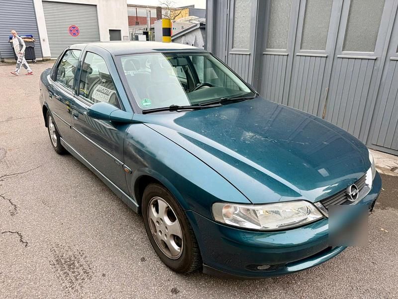 Grün Gebraucht 2000 Opel Vectra Limousine | 1.250 € (Fairer Preis) - Bild 1/4