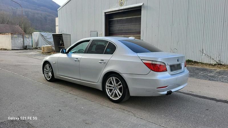 Gebraucht BMW 523 192 PS (141 kW) 2008 Silber Limousine