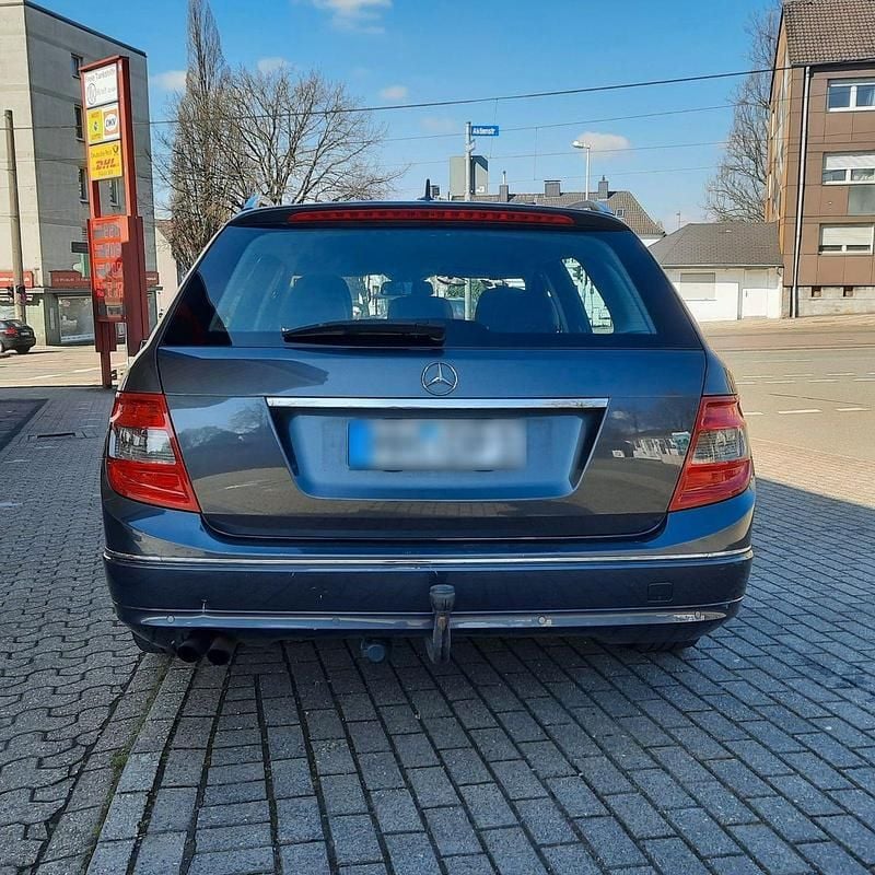 Gebraucht Mercedes C180 156 PS (114 kW) 2010 Grau Kombi