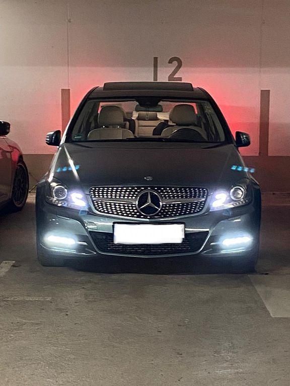 Gebraucht Mercedes C220 170 PS (125 kW) 2011 Grau Limousine