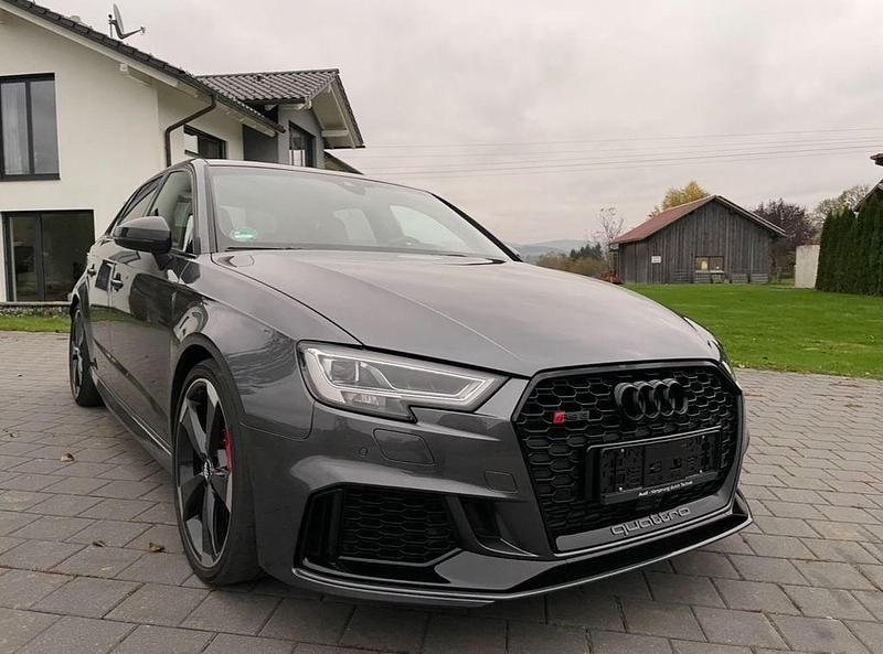 Gebraucht Audi RS3 Ambiente 400 PS (294 kW) 2019 Grau Limousine