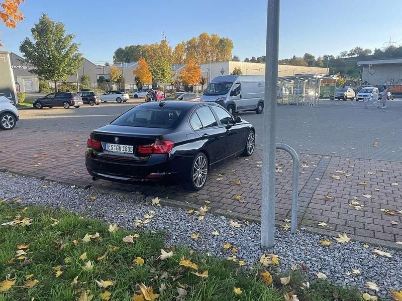 Gebraucht BMW 316 136 PS (100 kW) 2012 Schwarz Limousine