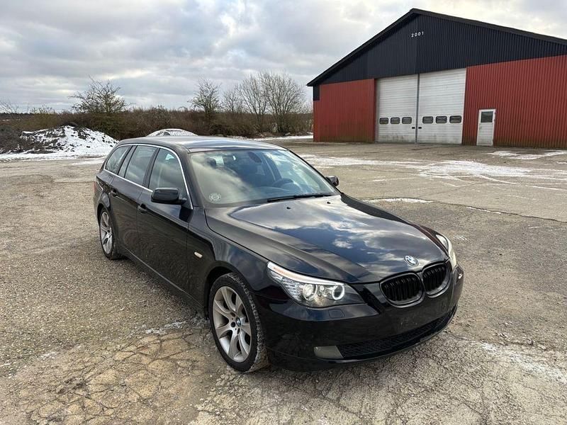 Gebraucht BMW 520 Sport Line 177 PS (130 kW) 2007 Schwarz Kombi