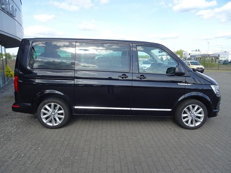Gebraucht VW Multivan Trendline 150 PS (110 kW) 2018 Schwarz Van