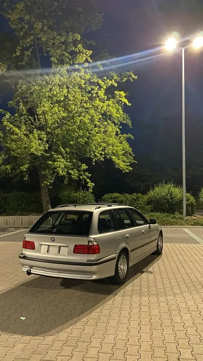 Gebraucht BMW 528 193 PS (141 kW) 2000 Silber Kombi
