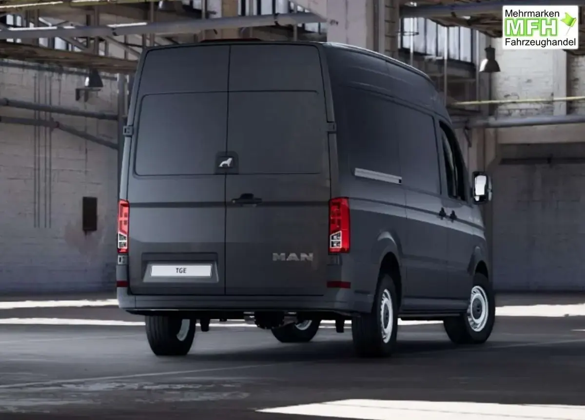 Nowe MAN TGE 177 KM (130 kW) 2026 Szary Van