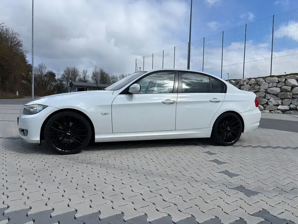Gebraucht BMW 320 Efficient Dynamics 163 PS (119 kW) 2010 Weiß Limousine
