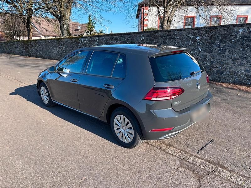 Gebraucht VW Golf VII Join 116 PS (85 kW) 2018 Grau Limousine
